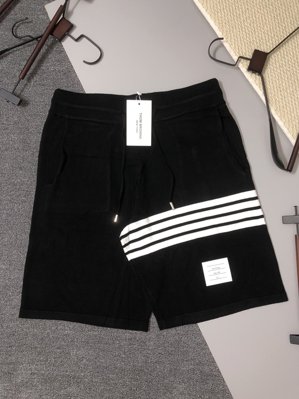 ブランドハーフパンツ正面デザイン